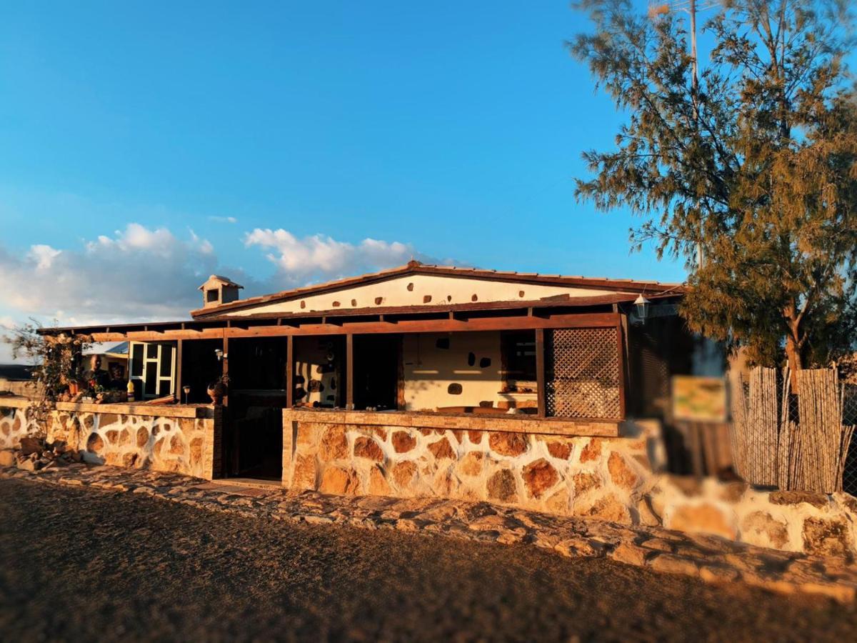 Отель Magica Tindaya Surf House Экстерьер фото